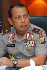 Brigjen Pol Pudji Hartanto. (kepri.antara.news.com/Jo Seng Bie) - jo-kapolda-pudji-hartanto-