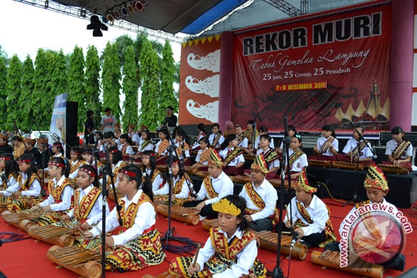 musik seruling cina alat musik gong dimainkan dengan cara
