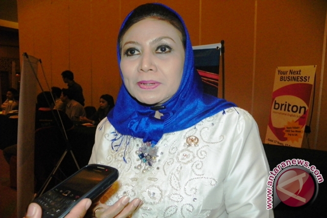 meilani pecinta kain tenun khas indonesia antara news sumatera selatan antara news sumatera meilani pecinta kain tenun khas indonesia antara news sumatera selatan antara news sumatera