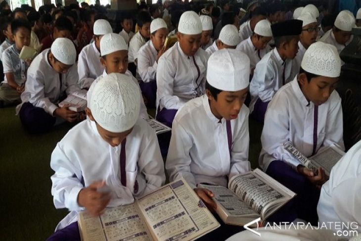 Legislator minta dukungan pemprov untuk madrasah diperjelas