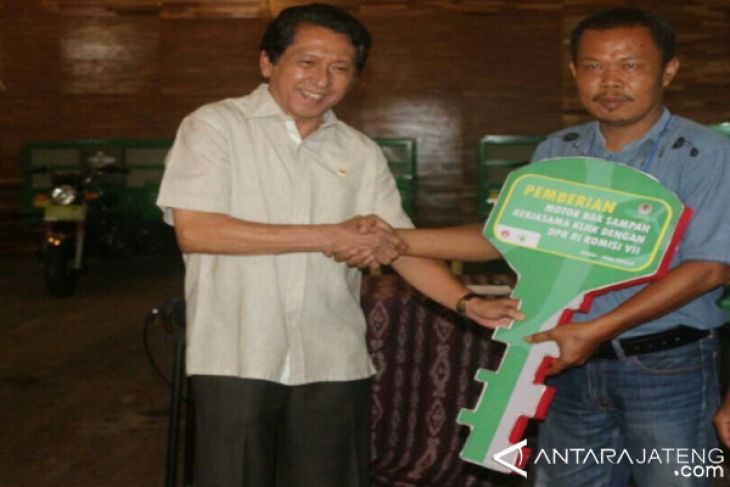 Legislator Ajak Masyarakat Ubah Pandangan Soal Sampah