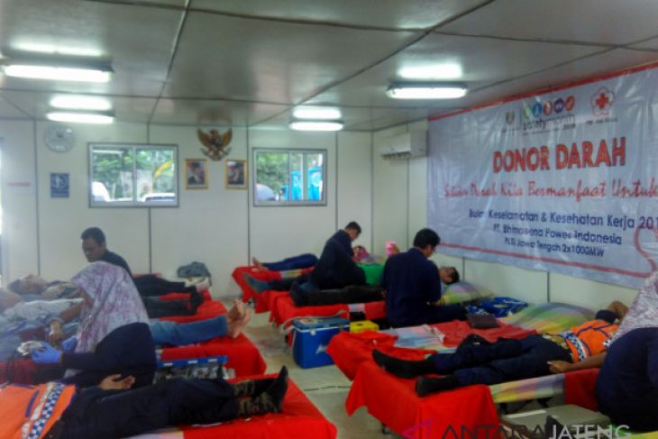 PLTU Batang selenggarakan donor bulan keselamatan kerja