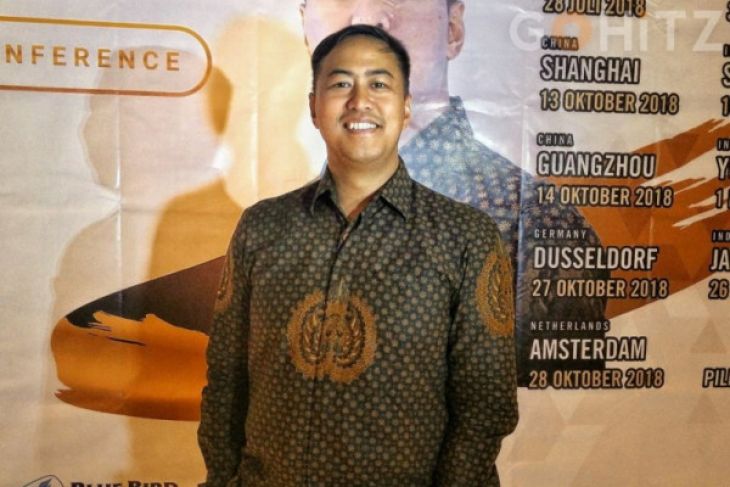 Viral foto Pandji nyaleg, ternyata promosikan