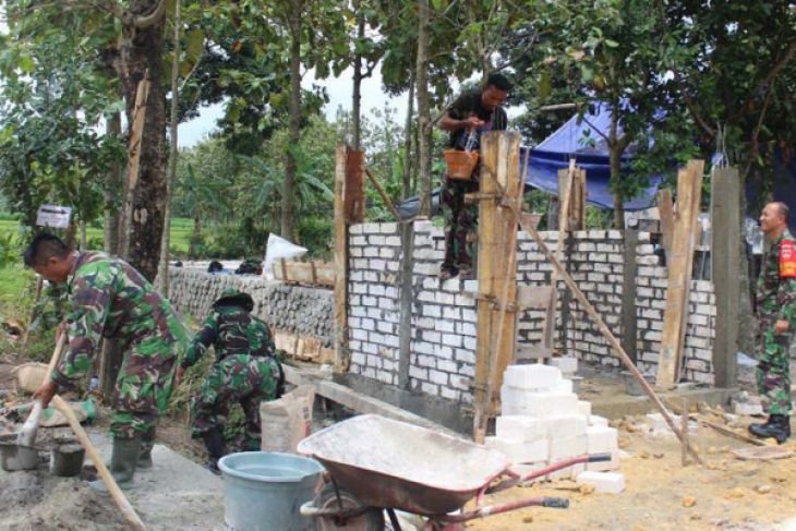 Tekan kriminalitas, Satgas TMMD bangun pos ronda