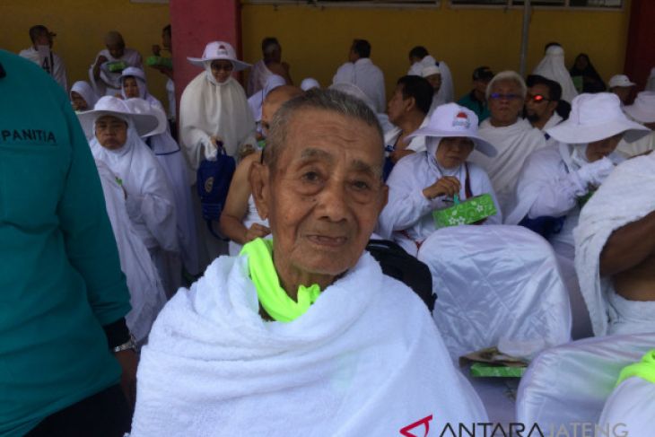 Calon Haji Tertua Banyumas dan 20 Tahun Penantian