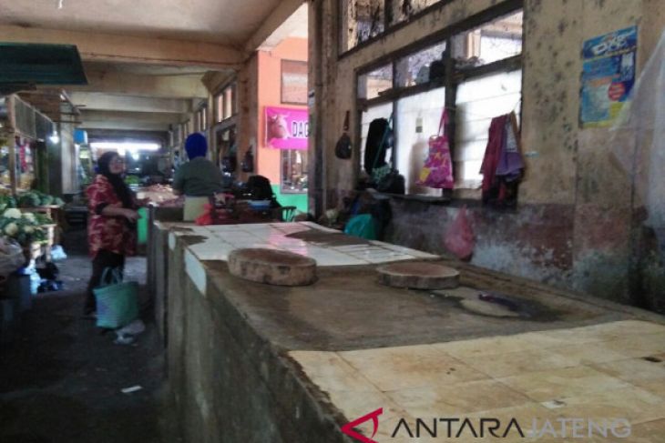 Pedagang daging ayam di Temanggung mogok jualan