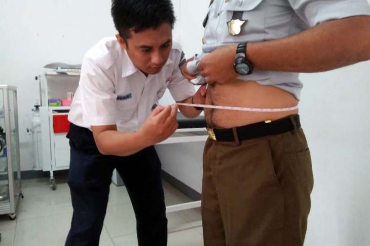 Petugas sarana perkeretaapian jalani pemeriksaan kebugaran