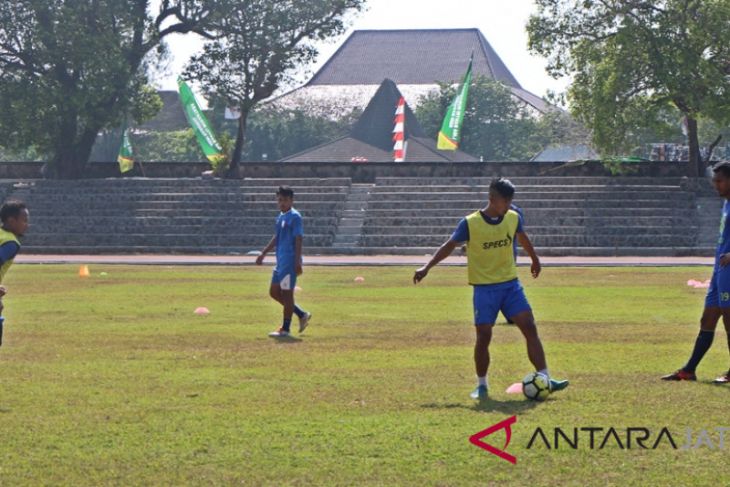 Tiga pemain pilar Persis absen lawan Semen Padang