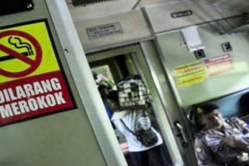 12 PNS disidang karena kedapatan merokok