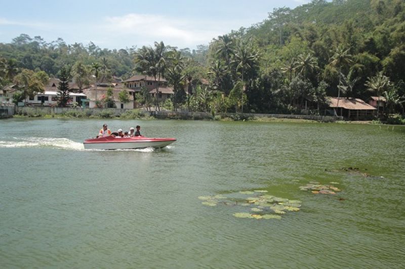 Objek Wisata Telaga Bleder Dipercantik