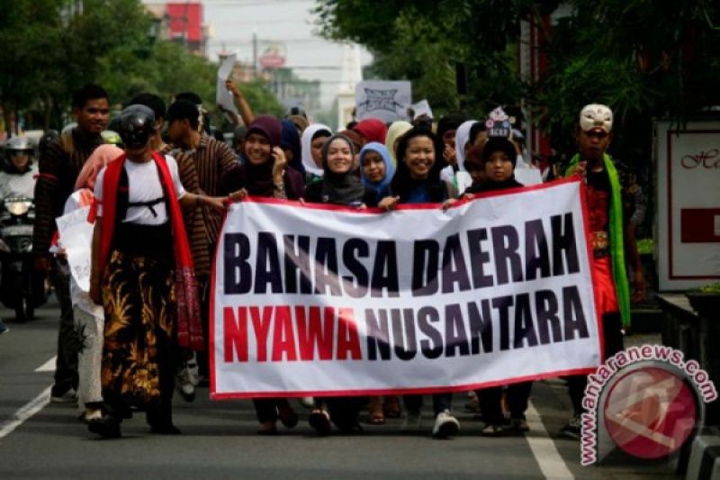 Generasi muda tak malu berbahasa daerah