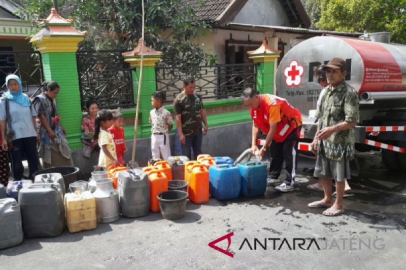 Daerah terdampak kemarau di Banyumas nikmati bantuan air bersih