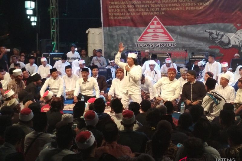 Cak Nun pun didaulat bangunkan Macan Muria