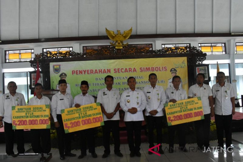 Pugar RTLH, Bupati Batang sebut butuh waktu 30 tahun