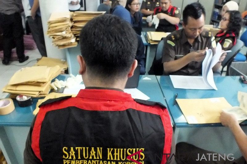 Kejari Temanggung geledah BKK Pringsurat