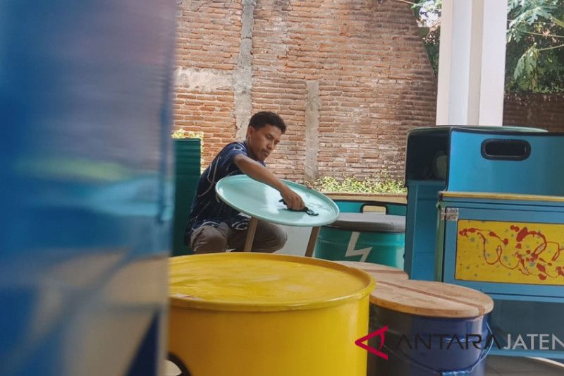 Pemuda Batang olah limbah drum jadi produk inovatif  