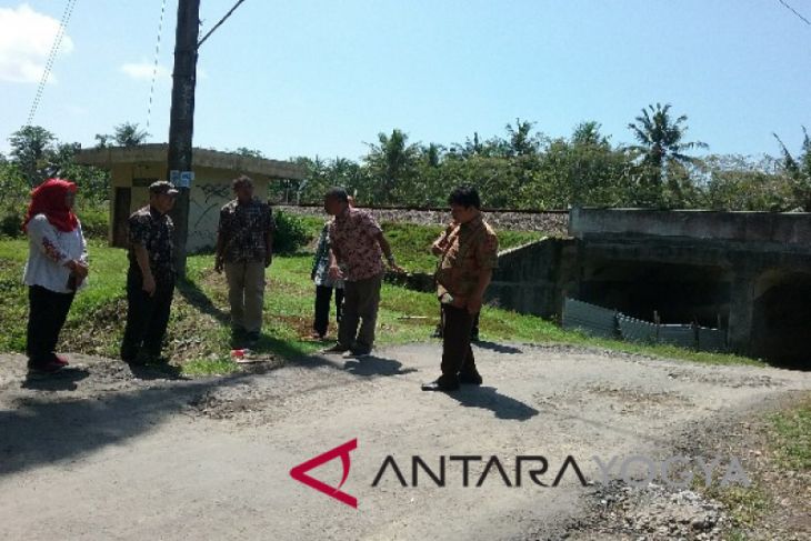 DPUPKP diminta perbaiki jalan underpass Kebonrejo