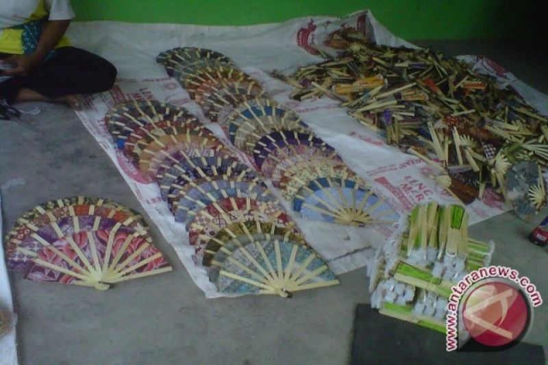 Pengusaha Bantul produksi 80 000 kipas per bulan ANTARA 