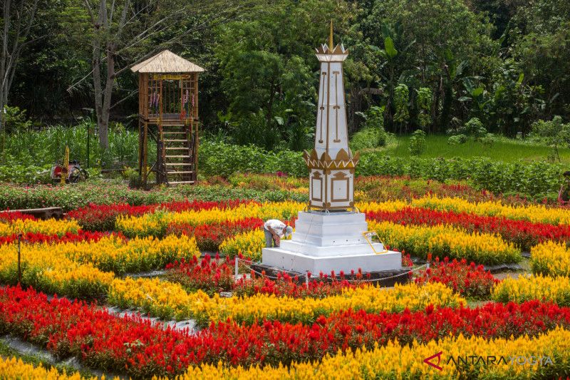  TAMAN  BUNGA  PURI MATARAM ANTARA News Yogyakarta  Berita 