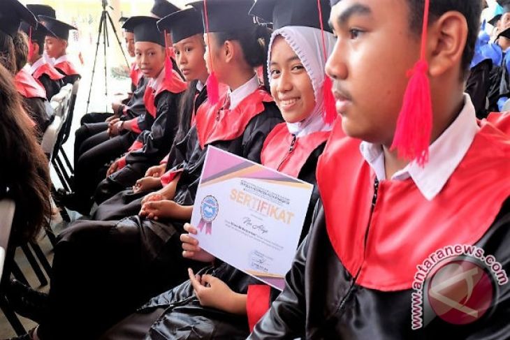 Sekolah Indonesia Kota Kinabalu gelar wisuda - Portal 