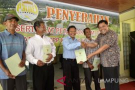 CP Prima serahkan sertifikat lahan petambak