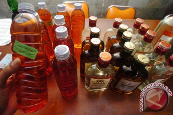 Minuman keras oplosan tewaskan lima lansia di Bekasi