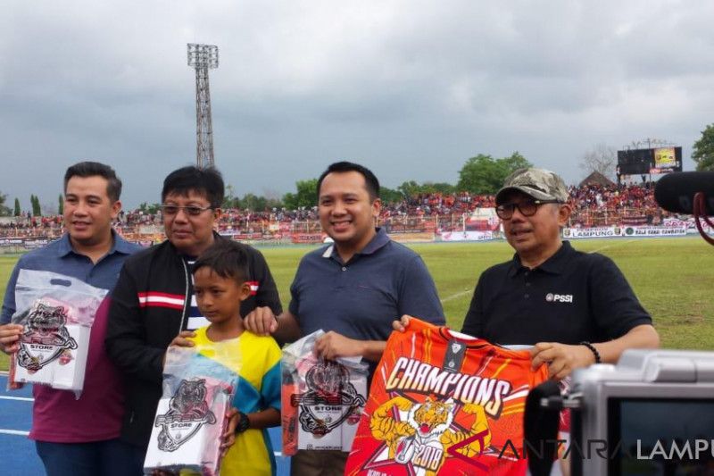 Laga amal Persija-tim Lampung diapresiasi warga, terkumpul Rp30 juta