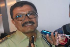 Bupati Wakatobi ajak masyarakat proaktif berantas