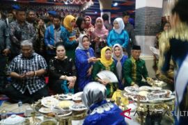 Ribuan orang padati pesta rakyat