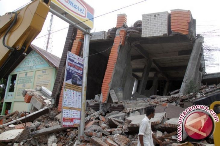 Gempa 4,4 sr merusak ratusan rumah