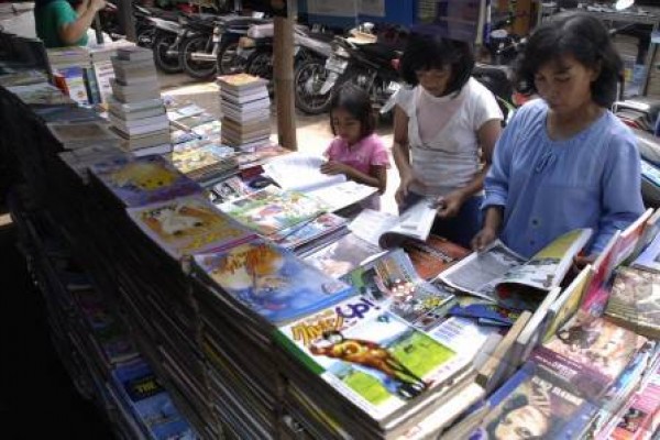 Pedagang Buku Stadion Diponegoro Semarang Segera Direlokasi