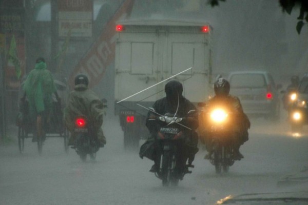 Pesisir/pegunungan Jawa Tengah berpotensi hujan lebat
