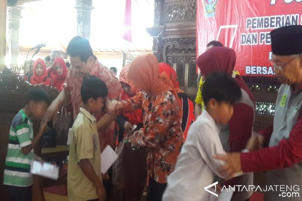100 Anak Yatim di Temanggung Dapat Santunan