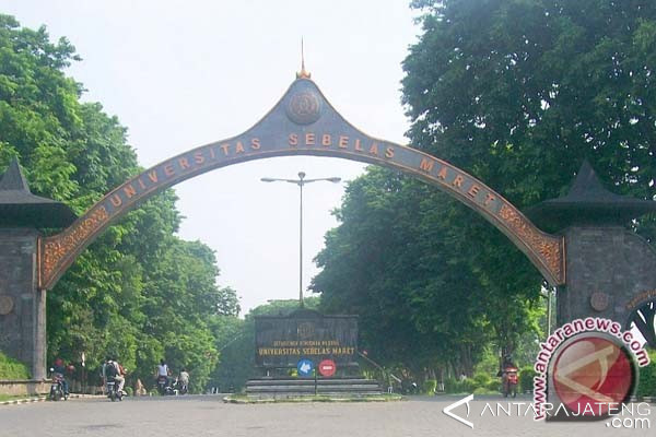 UNS Dorong Staf Administrasi Terampil Berbahasa Inggris