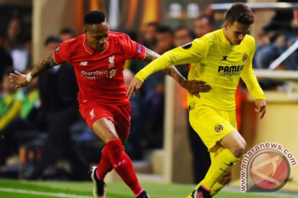 Bek Liverpool Clyne Menepi Tiga Bulan Akibat Cedera