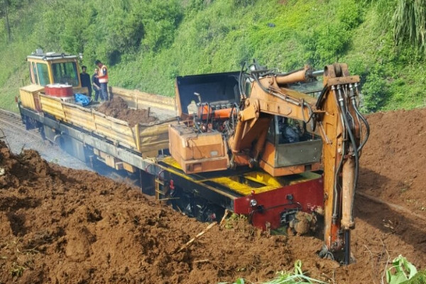 KAI: Jalur Rel Lintas Selatan Aman Dilewati