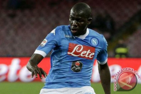 Dibekuk Feyenoord 2-1, Napoli Angkat Kaki dari Liga Champions