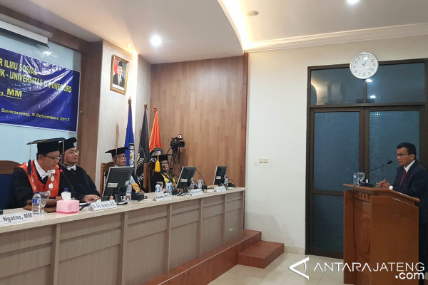 Bupati Kudus Raih Gelar Doktor Ilmu Sosial