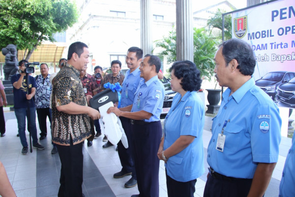 Hendi minta keluhan layanan PDAM harus berkurang