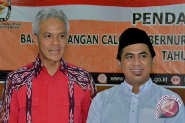 Mendulang suara dari racikan nasionalis-santri