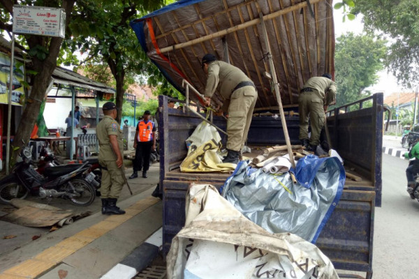 Parkir Poncol diperluas, KAI Semarang tertibkan lahan