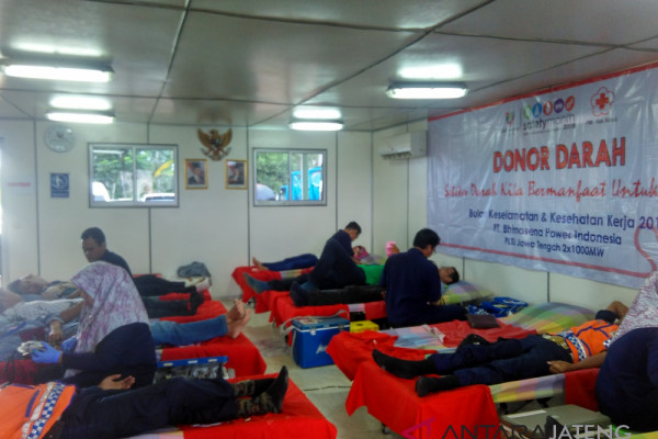 PLTU Batang selenggarakan donor bulan keselamatan kerja