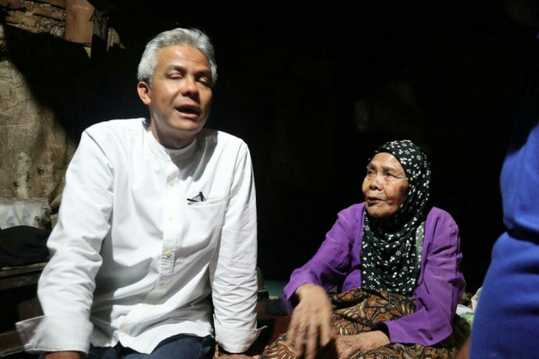 Terkait e-KTP, Ganjar persiilakan baca