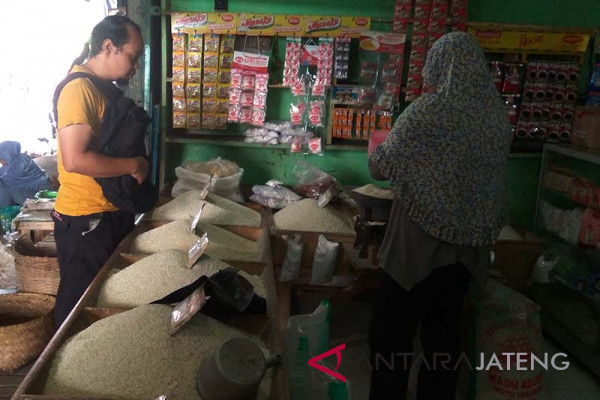 Panen raya, harga beras di Purwokerto cenderung turun