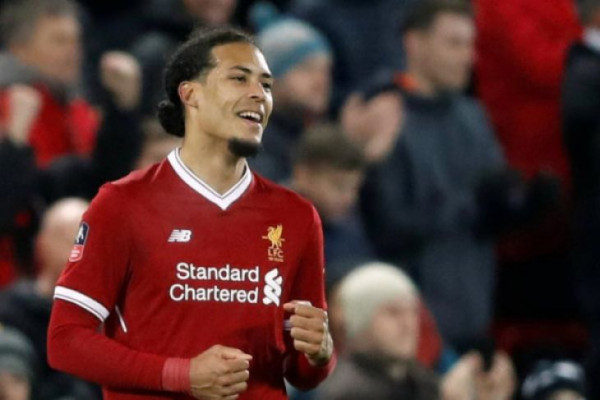 Van Dijk: Jangan khawatirkan lini pertahanan Liverpool