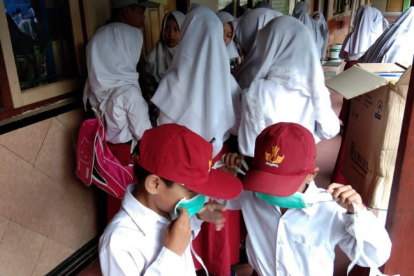 Pascaletusan freatik Merapi, aktivitas warga berjalan normal