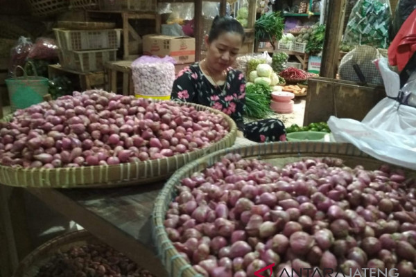 Harga kebutuhan poko masyarakat di Kudus fluktuasi