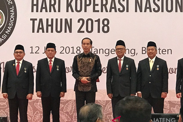 Ketua Umum Kospin raiih penghargaan Satya Lancana