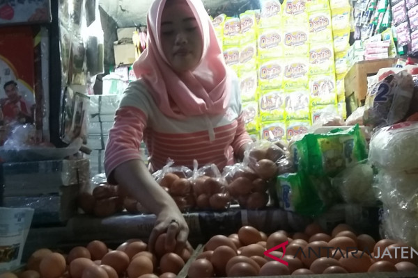 Harga daging ayam dan telur kembali merangkak naik
