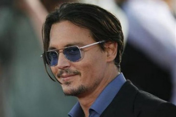 Johnny Depp dan manajernya selesaikan tuntutan hukum